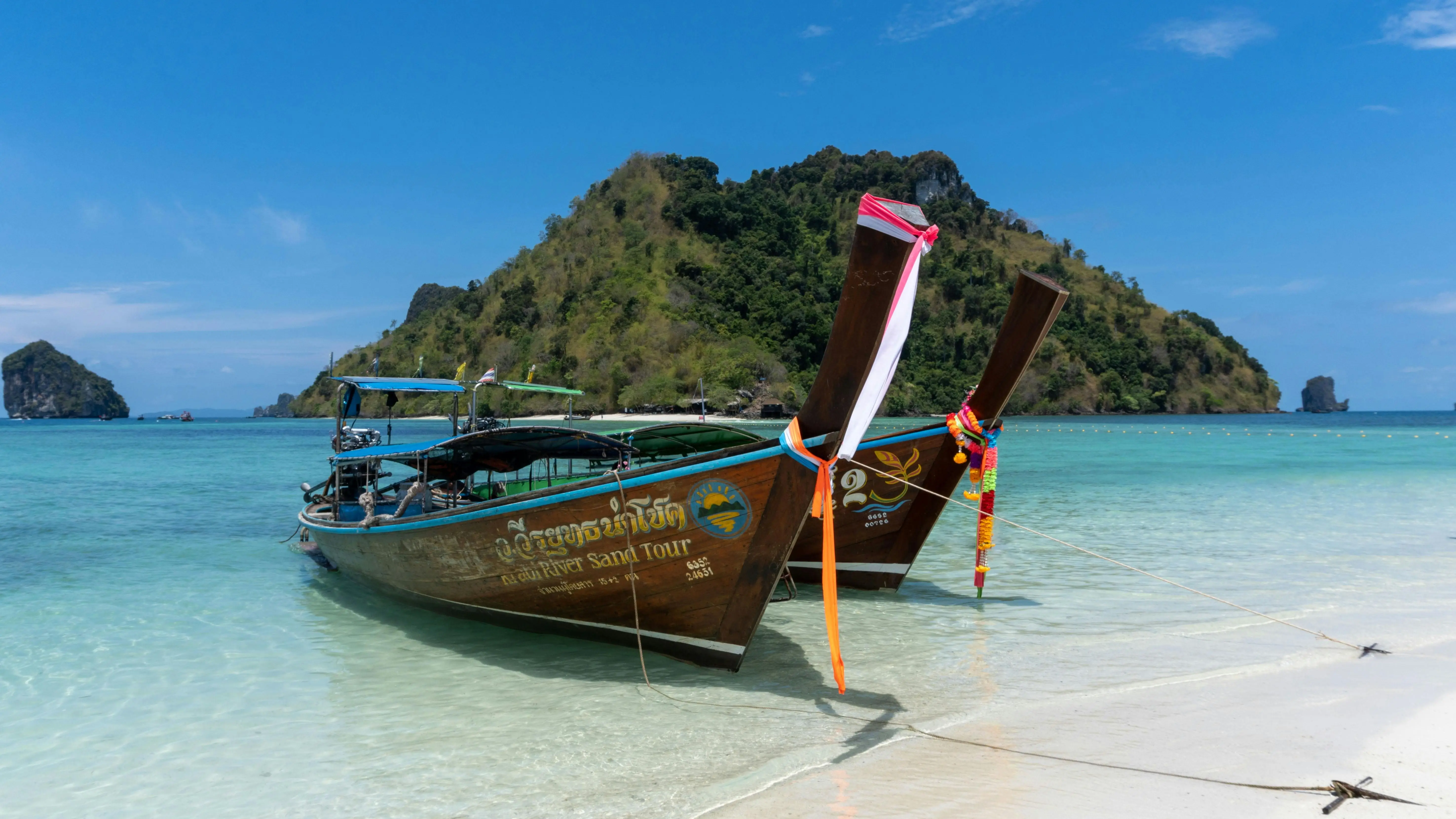 Andaman holiday packages from Delhi with beach and island views